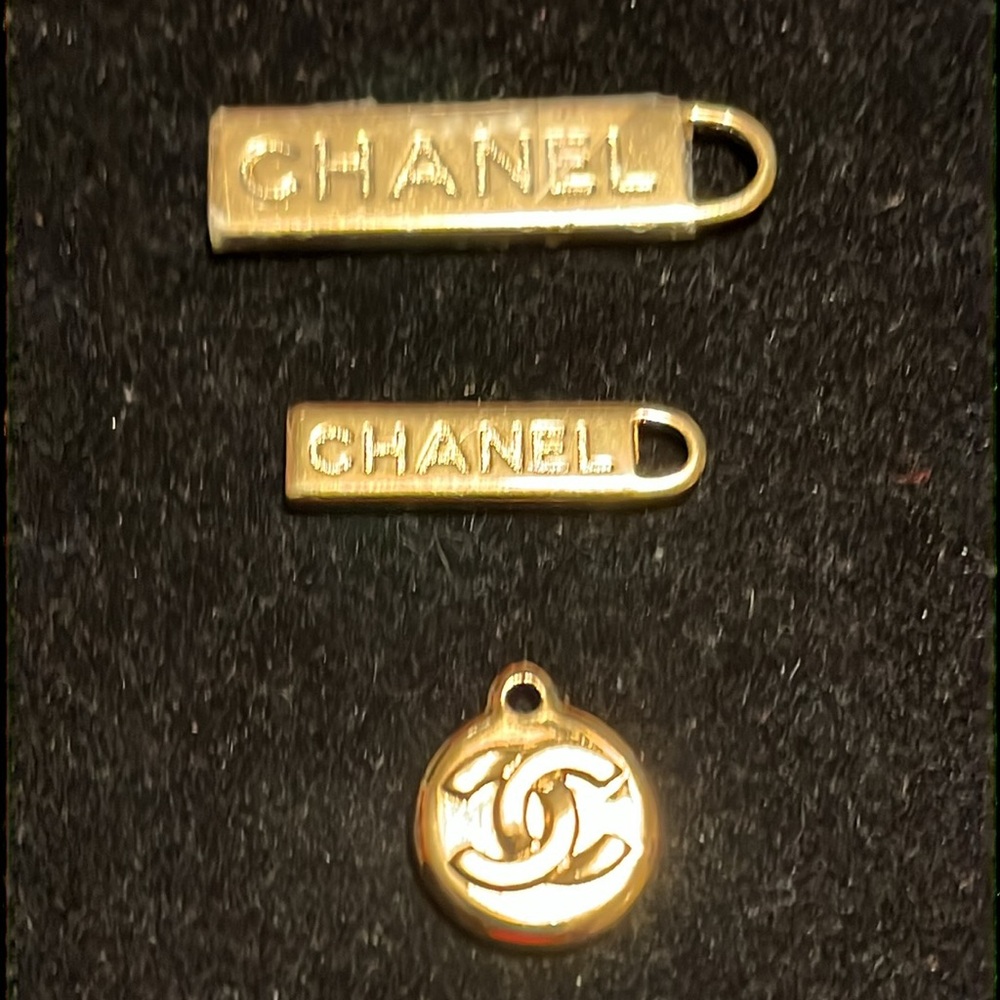 Shanel CC Gold Logo Pull Zippers - Picture 15 of 17